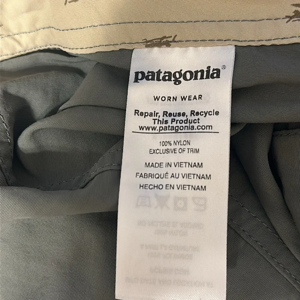 Patagonia Men’s Patch Pocket Wavefarer  Boardshorts 20'' Size 33